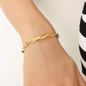 𝅺NEW Gold Twisted Snake Herringbone Bracelet